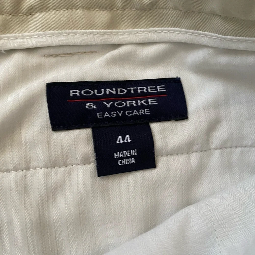 Roundtree & Yorke Men’s Classic Fit Cargo Shorts, Size 44 Big – Light Khaki